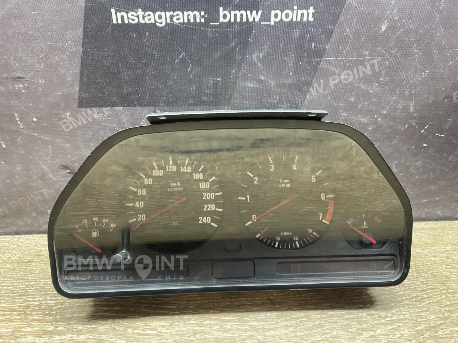 Панель приладів BMW E34 бензин Motometer 